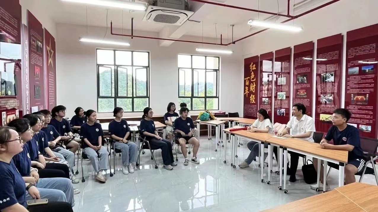 会议现场照片.jpg