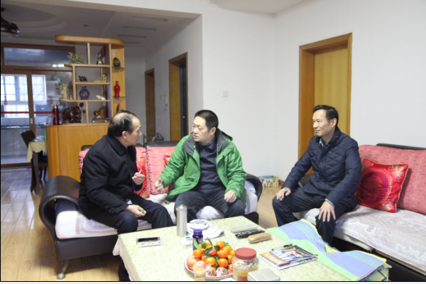 肖湘愚、晏金平走访慰问必威betway西汉姆退休的原党委书记颜学根.png