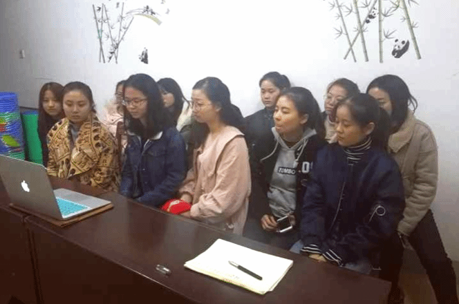 会计学院学生党支部组织观看《榜样3》